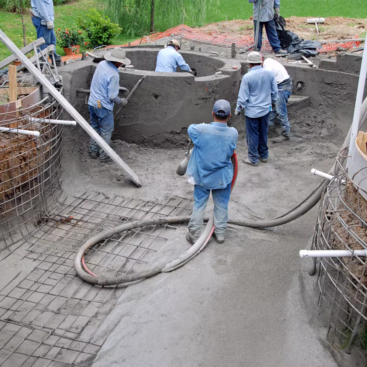 swimming-pools-workers